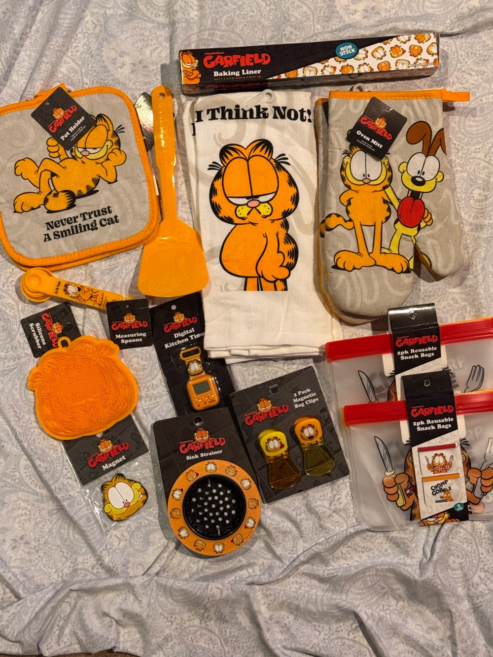 Garfield Kitchen Supplies Bundle Set of 23 Pieces Total